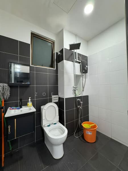 Rumah Teres 2 Tingkat untuk Dijual di Bandar Tiram (Ulu Tiram) - Zoey Lee - Bathroom - PropertyGuru.com.my