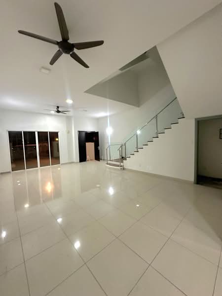 3-storey Terraced House for Rent in Dolomite Templer (Rawang) - Rajesh Kanesan - Living Room - PropertyGuru.com.my
