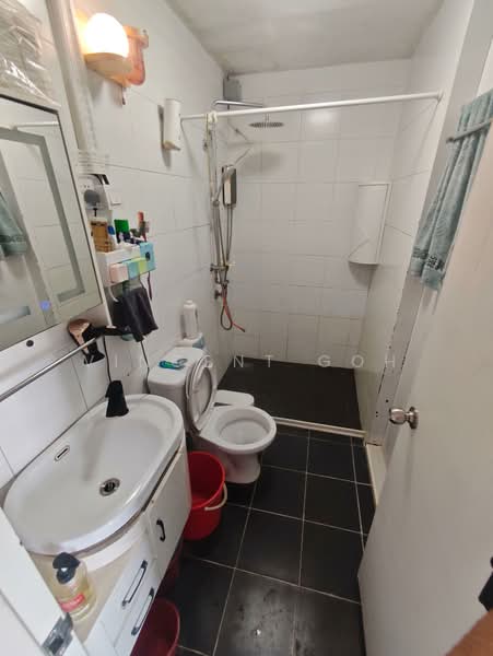 Service Residence for Sale at VIM 3 @ Desa Park North - Vincent Goh - Bathroom - PropertyGuru.com.my
