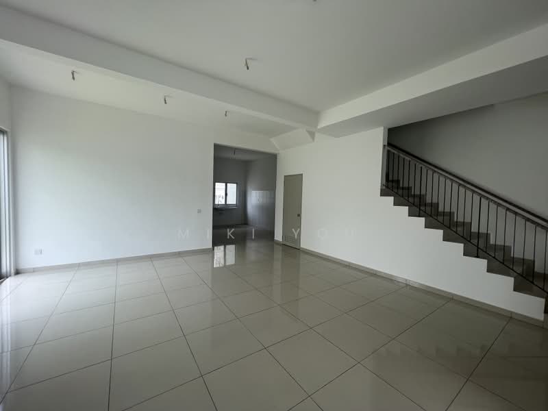 Rumah Teres 2 Tingkat untuk Dijual di Bandar Rimbayu (Telok Panglima Garang) - Miki You - Living Room - PropertyGuru.com.my