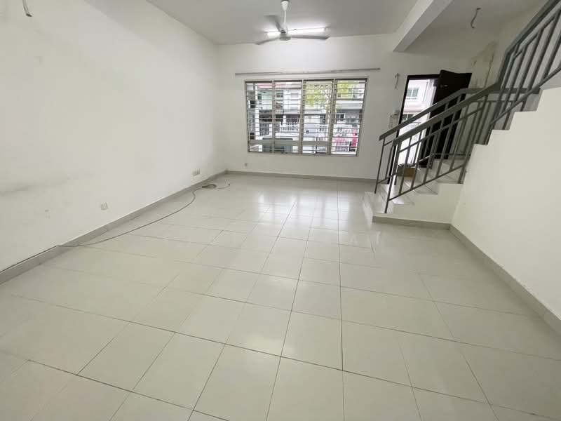 Rumah Teres 2 Tingkat untuk Disewa di Bandar Teknologi Kajang (Kajang) - Eiffel Lai - Living Room - PropertyGuru.com.my