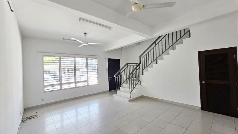 2-storey Terraced House for Rent in Bandar Teknologi Kajang (Kajang) - Eiffel Lai - Living Room - PropertyGuru.com.my
