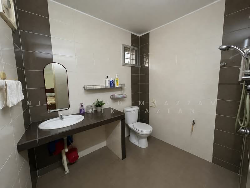 2-storey Terraced House for Sale in Taman Alam Megah (Shah Alam) - Nik Ahmad Muazzam Bin Nik Mazlan - Bathroom - PropertyGuru.com.my