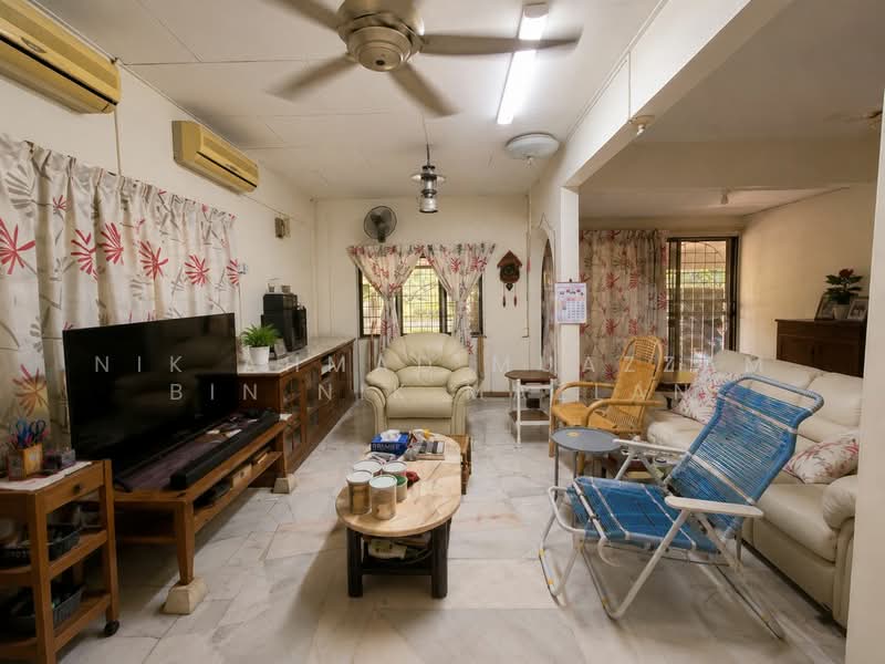 2-storey Terraced House for Sale in Taman Alam Megah (Shah Alam) - Nik Ahmad Muazzam Bin Nik Mazlan - Living Room - PropertyGuru.com.my