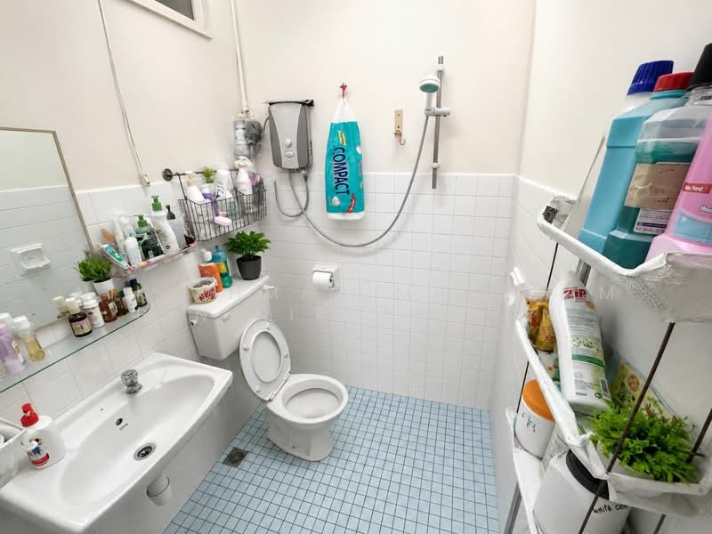 2-storey Terraced House for Sale in Taman Alam Megah (Shah Alam) - Nik Ahmad Muazzam Bin Nik Mazlan - Bathroom - PropertyGuru.com.my