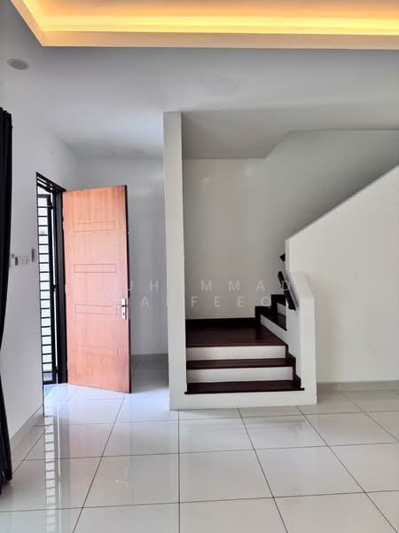 2-storey Terraced House for Rent in Alam Impian (Shah Alam) - Muhammad Taufeeq - Entrance - PropertyGuru.com.my