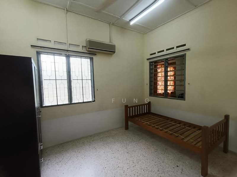 Rumah Teres 1 Tingkat untuk Disewa di Taman Ungku Tun Aminah (Skudai) - YC Fung - Bedroom - PropertyGuru.com.my