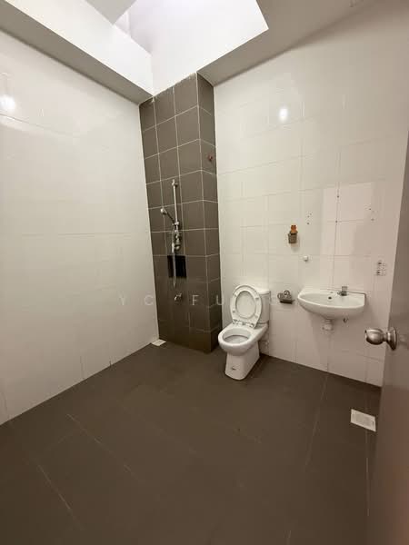 Rumah Teres 2 Tingkat untuk Disewa di Taman Redang (Johor Bahru) - YC Fung - Bathroom - PropertyGuru.com.my