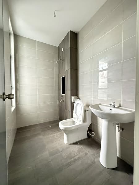 Rumah Teres 2 Tingkat untuk Dijual di Taman Mutiara Rini (Skudai) - Zack Chow - Bathroom - PropertyGuru.com.my