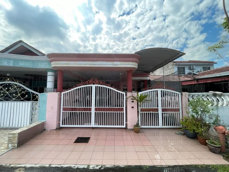 Terraced House for Sale in Klang (Selangor) - Ashraff Daniel - Exterior - PropertyGuru.com.my