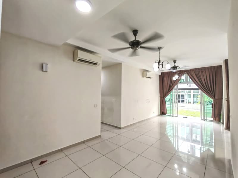 Kondominium untuk Disewa di The Seed Taman Sutera Utama - YC Fung - Living Room - PropertyGuru.com.my