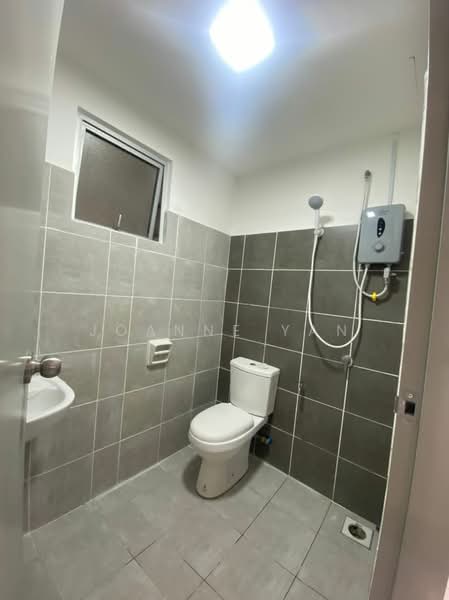 Flat for Rent at Desa Petaling Flat - Joanne Yan - Bathroom - PropertyGuru.com.my