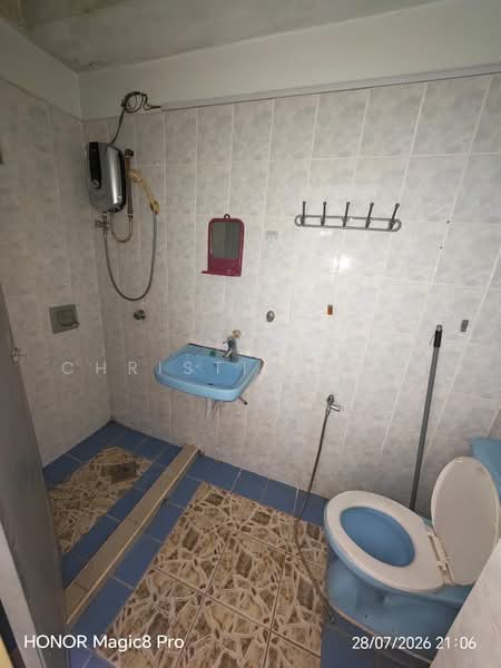 Apartment for Rent at Sri Raya Apartments - Christine Tan - Bathroom - PropertyGuru.com.my