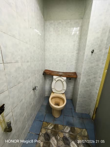 Apartment for Rent at Sri Raya Apartments - Christine Tan - Bathroom - PropertyGuru.com.my