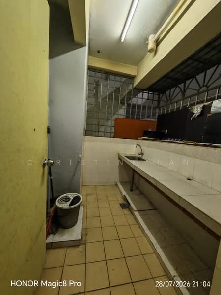Apartment for Rent at Sri Raya Apartments - Christine Tan - Kitchen - PropertyGuru.com.my