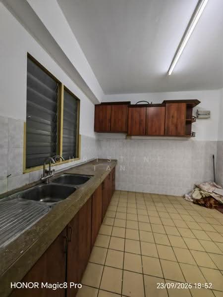 Apartment for Rent at Sri Raya Apartments - Christine Tan - Kitchen - PropertyGuru.com.my