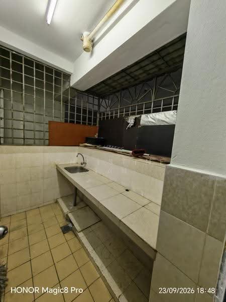 Apartment for Rent at Sri Raya Apartments - Christine Tan - Kitchen - PropertyGuru.com.my