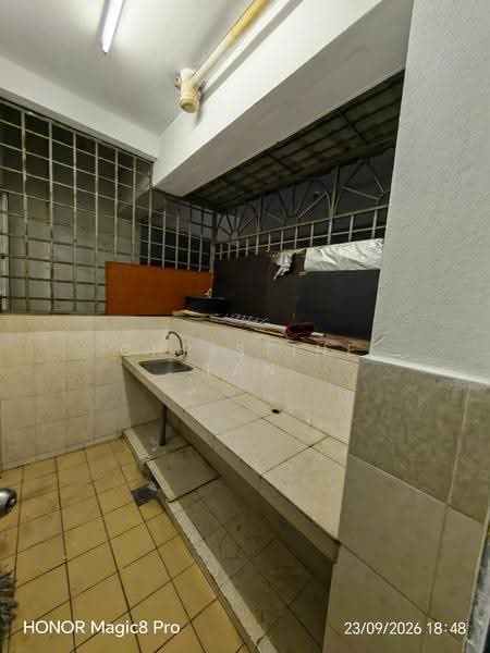 Apartment for Rent at Sri Raya Apartments - Christine Tan - Kitchen - PropertyGuru.com.my