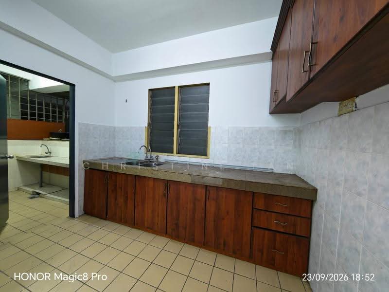 Apartment for Rent at Sri Raya Apartments - Christine Tan - Kitchen - PropertyGuru.com.my