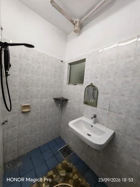 Apartment for Rent at Sri Raya Apartments - Christine Tan - Bathroom - PropertyGuru.com.my
