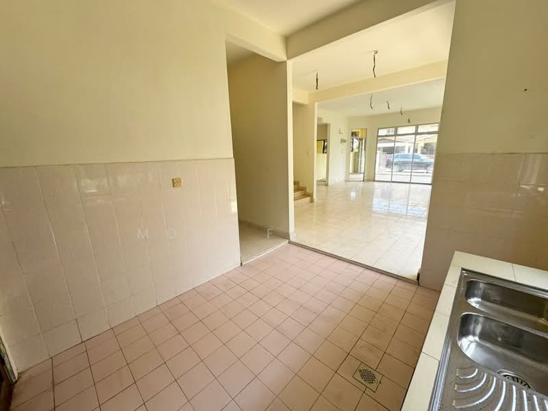 Semi-Detached House for Sale in Sepang (Selangor) - Mohd Faizal - Kitchen - PropertyGuru.com.my