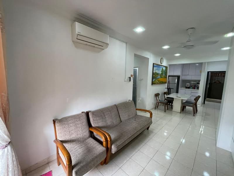 Pangsapuri untuk Dijual di Damansara Sutera - Faiza Aziz - Living Room - PropertyGuru.com.my