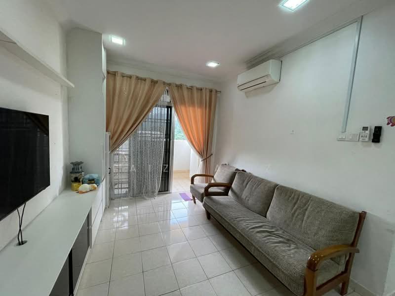 Pangsapuri untuk Dijual di Damansara Sutera - Faiza Aziz - Living Room - PropertyGuru.com.my