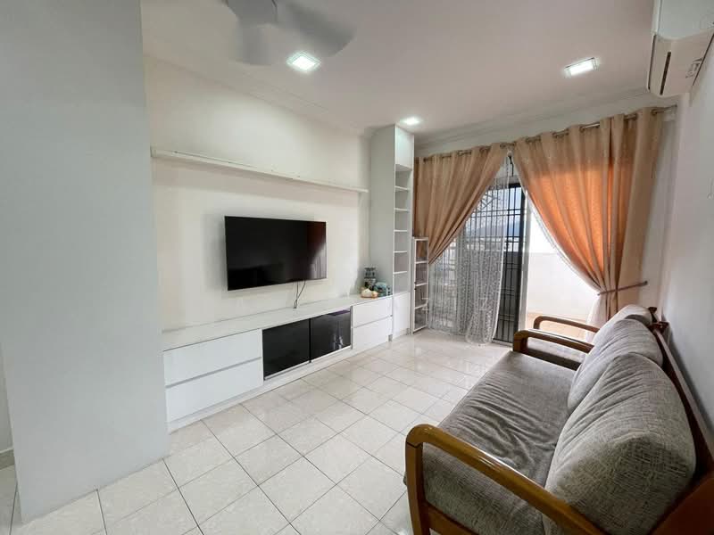 Pangsapuri untuk Dijual di Damansara Sutera - Faiza Aziz - Living Room - PropertyGuru.com.my