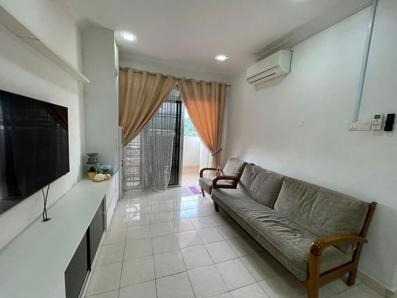 Pangsapuri untuk Dijual di Damansara Sutera - Faiza Aziz - Living Room - PropertyGuru.com.my