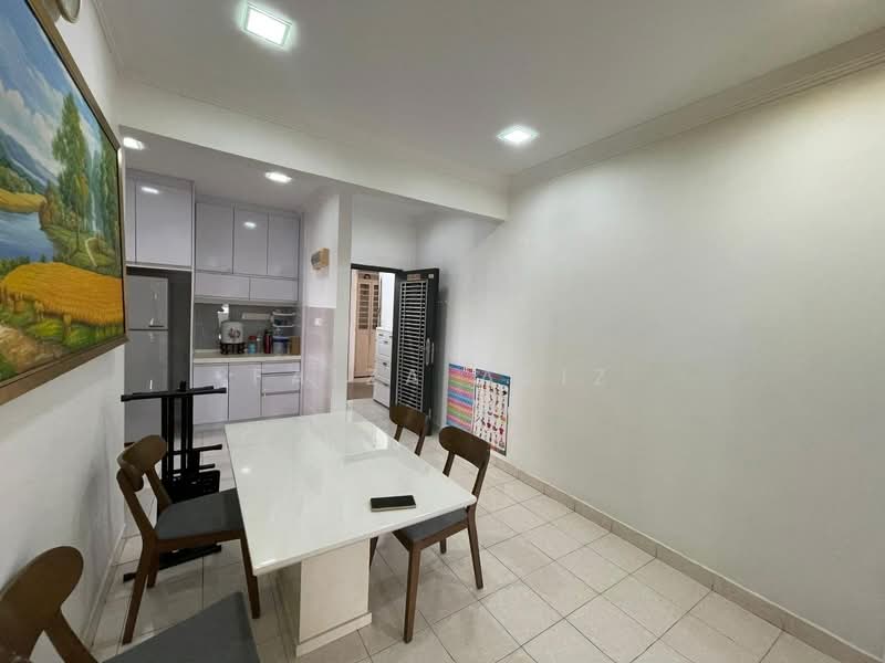 Pangsapuri untuk Dijual di Damansara Sutera - Faiza Aziz - Dining Room - PropertyGuru.com.my