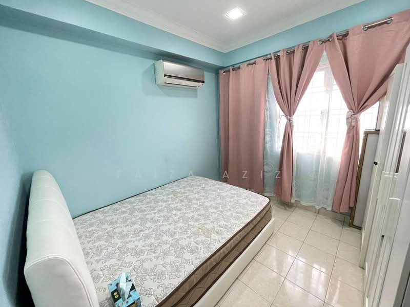 Pangsapuri untuk Dijual di Damansara Sutera - Faiza Aziz - Bedroom - PropertyGuru.com.my