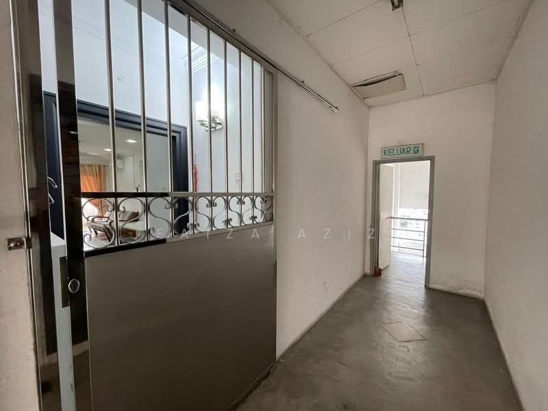 Pangsapuri untuk Dijual di Damansara Sutera - Faiza Aziz - Corridor - PropertyGuru.com.my