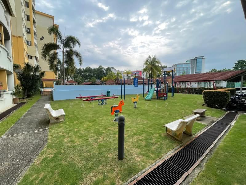 Pangsapuri untuk Dijual di Damansara Sutera - Faiza Aziz - Exterior - PropertyGuru.com.my