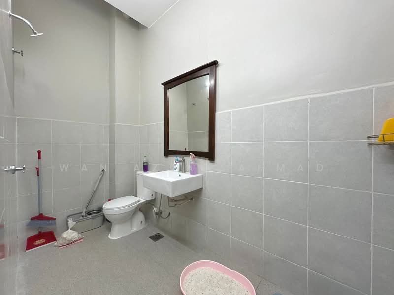 1-storey Terraced House for Sale in Telok Panglima Garang (Selangor) - Wan Azlan Ahmad - PropertyGuru.com.my
