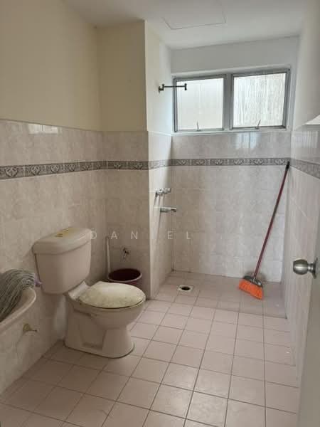 Apartment for Sale at Sri Bayu Apartments - DANIEL . - Bathroom - PropertyGuru.com.my