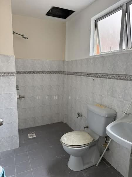 Apartment for Sale at Sri Bayu Apartments - DANIEL . - Bathroom - PropertyGuru.com.my