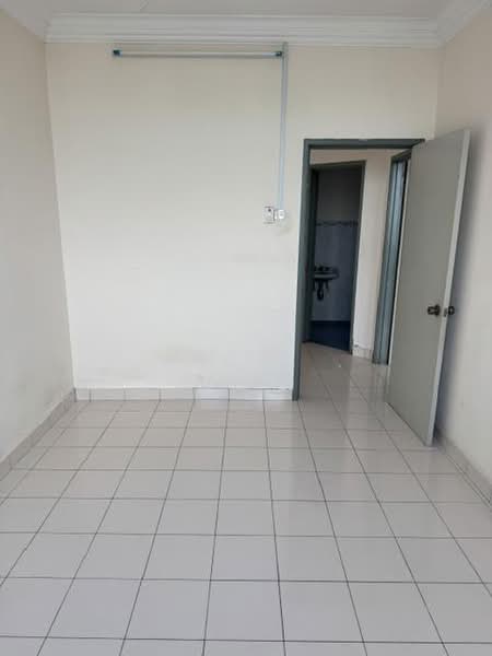 Apartment for Sale at Sri Bayu Apartments - DANIEL . - PropertyGuru.com.my