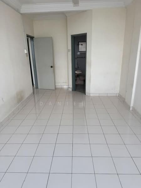 Apartment for Sale at Sri Bayu Apartments - DANIEL . - PropertyGuru.com.my