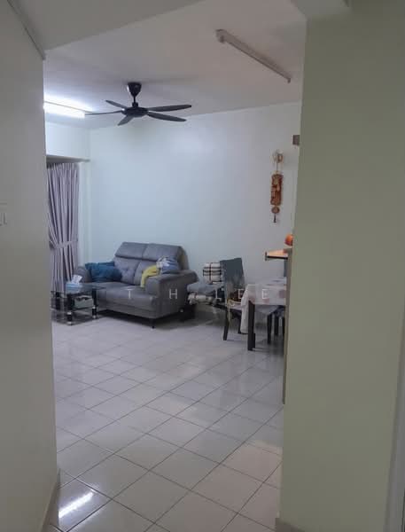 Kondominium untuk Dijual di Regency Condominium - T.H Lee - Living Room - PropertyGuru.com.my