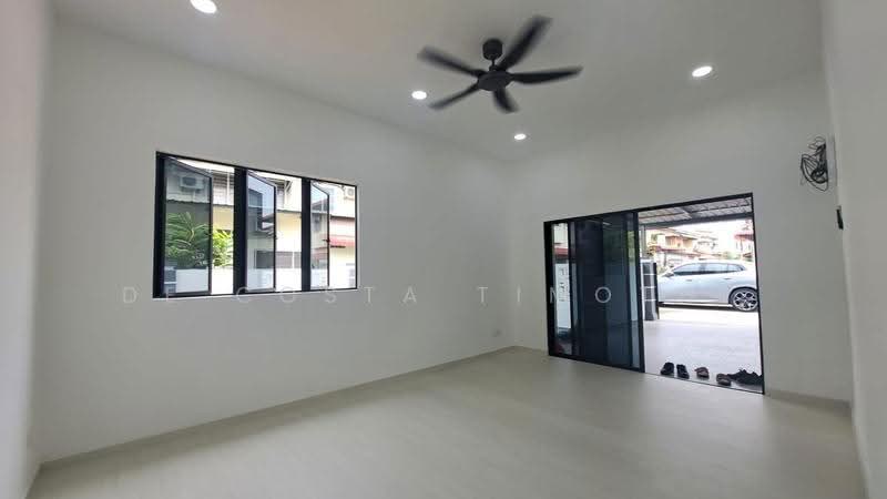 Rumah Teres 1-Tingkat untuk Dijual di Ujong Pasir (Melaka) - De Costa Timothy - Living Room - PropertyGuru.com.my