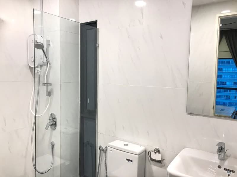 Service Residence for Rent at Reizz Residence - Kim Ling - Master Bathroom - PropertyGuru.com.my
