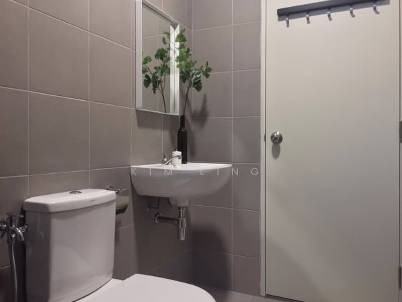 Servis Apartment untuk Disewa di Sunway Gandaria - Kim Ling - Master Bathroom - PropertyGuru.com.my