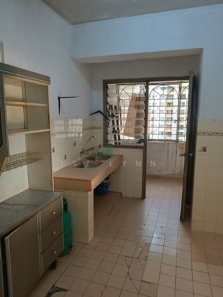 Apartment for Sale at Vista Angkasa - Isz Lynn - Kitchen - PropertyGuru.com.my