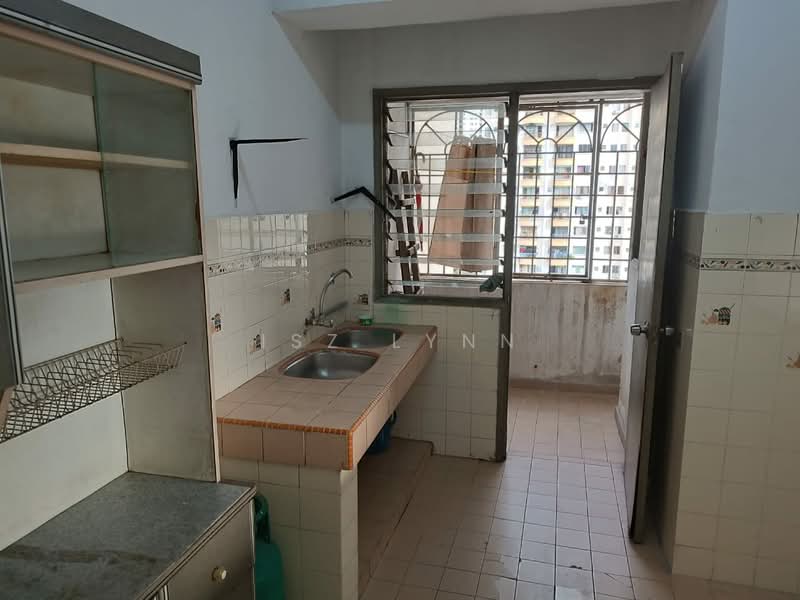Apartment for Sale at Vista Angkasa - Isz Lynn - Kitchen - PropertyGuru.com.my