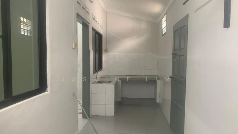 1-storey Terraced House for Rent in Taman Johor Jaya (Johor Bahru) - Jasmine Lim - Kitchen - PropertyGuru.com.my