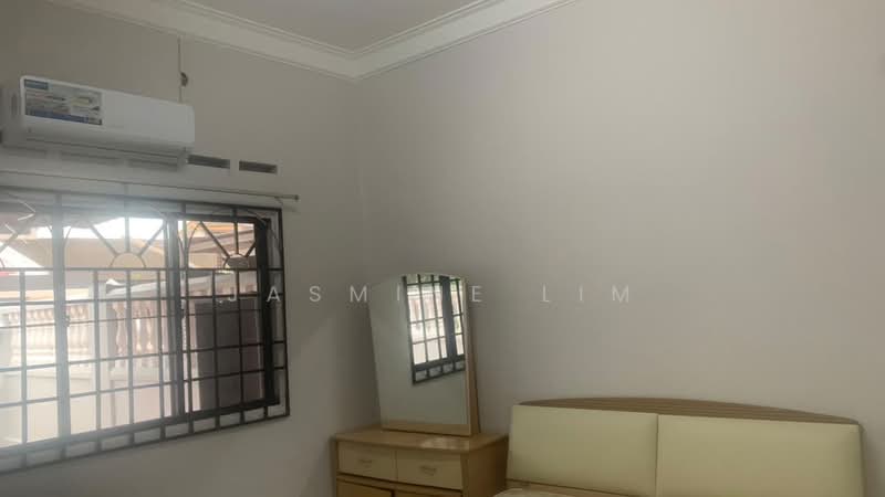 1-storey Terraced House for Rent in Taman Johor Jaya (Johor Bahru) - Jasmine Lim - Bedroom - PropertyGuru.com.my
