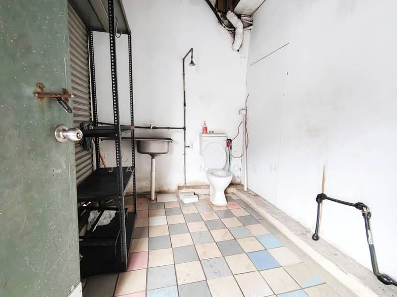 Kedai untuk Disewa di Taman Mergong Indah (Alor Setar) - Jayden Geh - Bathroom - PropertyGuru.com.my