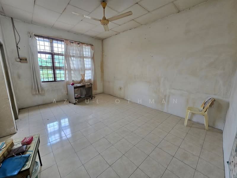 2-storey Terraced House for Sale in Taman Sri Angsana (Mantin) - Azrul Othman - Living Room - PropertyGuru.com.my