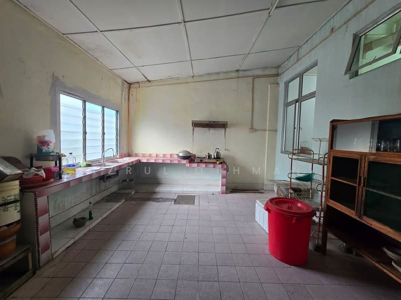 2-storey Terraced House for Sale in Taman Sri Angsana (Mantin) - Azrul Othman - Kitchen - PropertyGuru.com.my