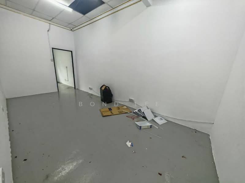 Kedai / Pejabat untuk Disewa di Saujana Akasia (Sungai Buloh) - Bond Lee - Interior - PropertyGuru.com.my